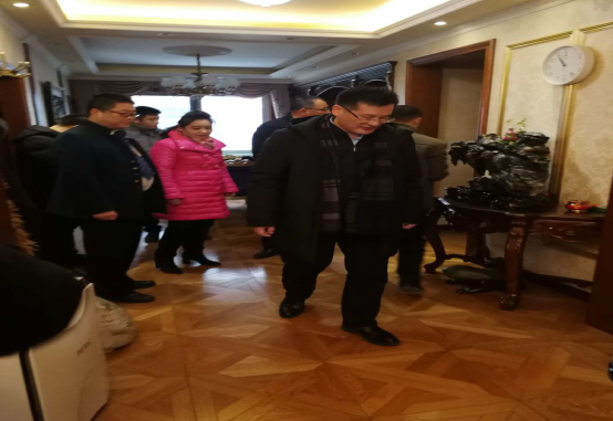 雁塔區(qū)區(qū)委副書記、代區(qū)長趙雷蒞臨【朱雀云天】小區(qū)檢查冬季供暖情況 
