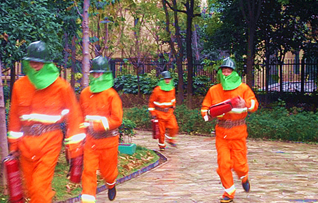 礪精兵，保安全